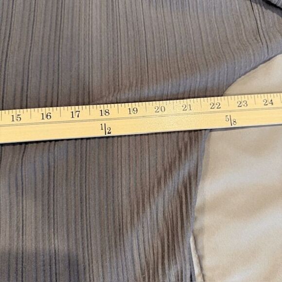 Oak + Fort Pleated Flowy Blouse Dolman Sleeves Gray Lightweight Size Medium - Picture 5 of 8